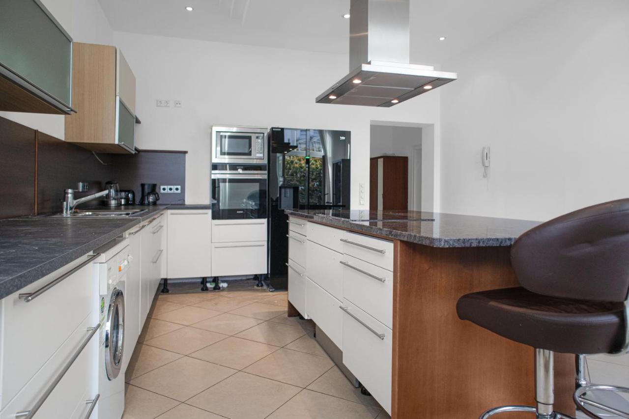 Superb 7Br Shared Apartment- Near Hauptbahnhof Wien Exteriör bild
