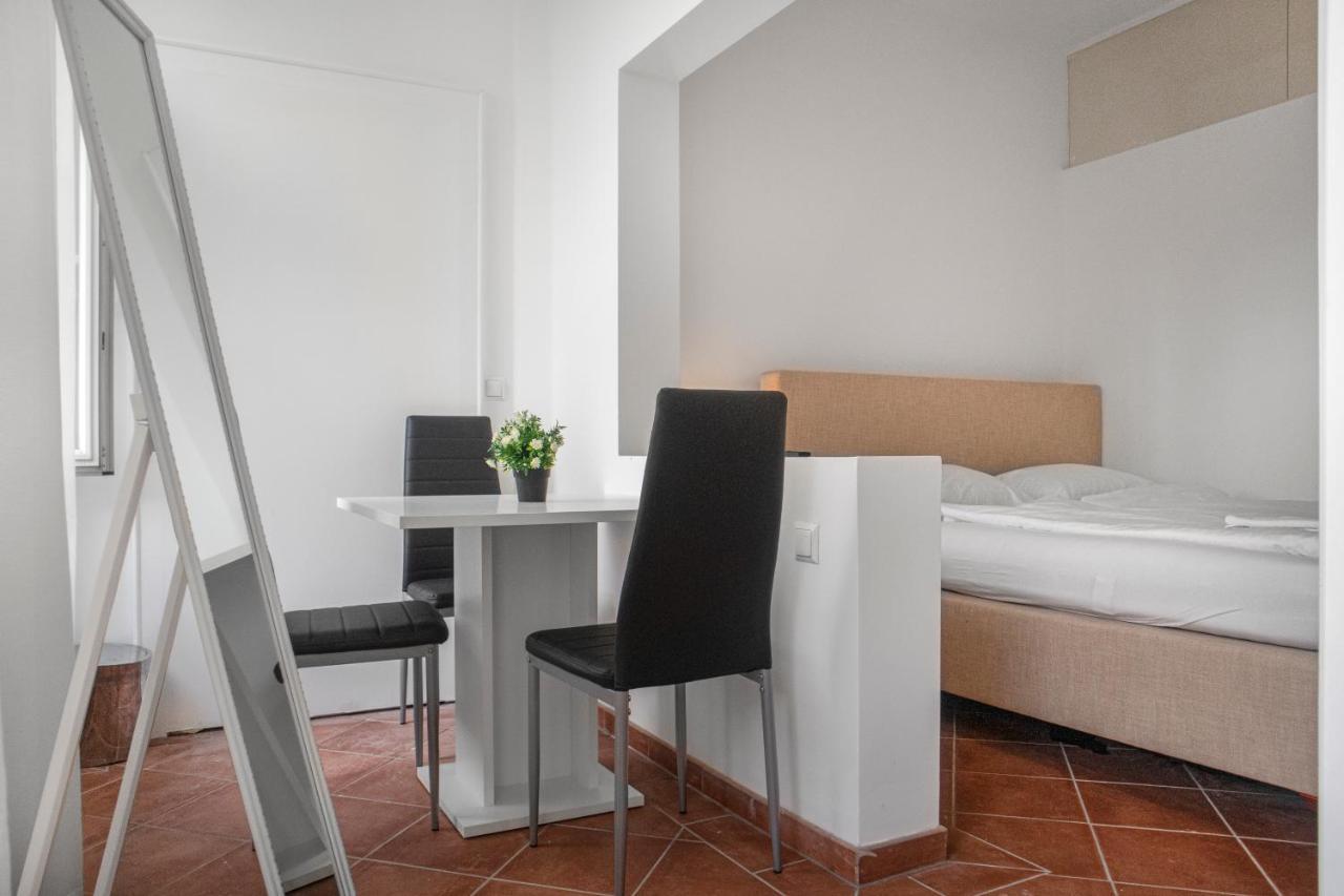 Superb 7Br Shared Apartment- Near Hauptbahnhof Wien Exteriör bild