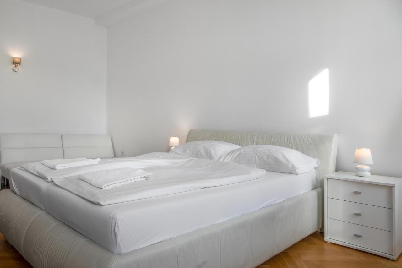 Superb 7Br Shared Apartment- Near Hauptbahnhof Wien Exteriör bild