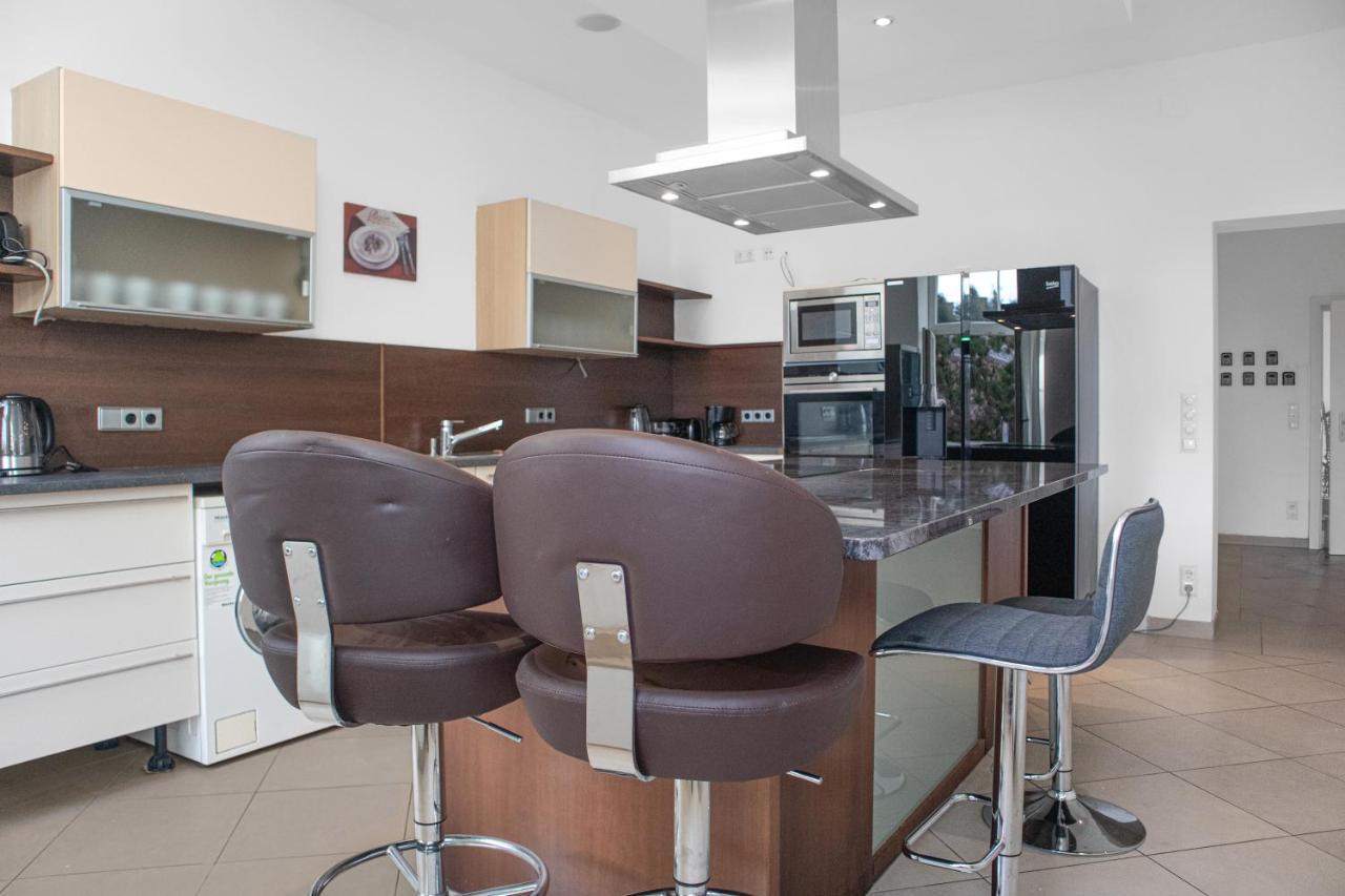 Superb 7Br Shared Apartment- Near Hauptbahnhof Wien Exteriör bild